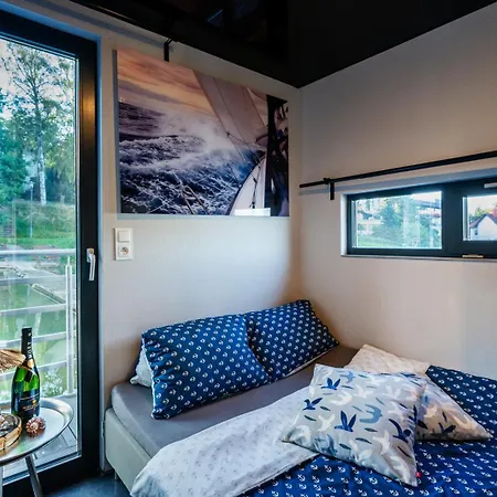 船屋 Na Wodzie - Hausboot - Plywajacy -charzykowy *